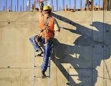Veilig Werken op Hoogte: Tips voor Gebruik van Werktrappen en Ladders